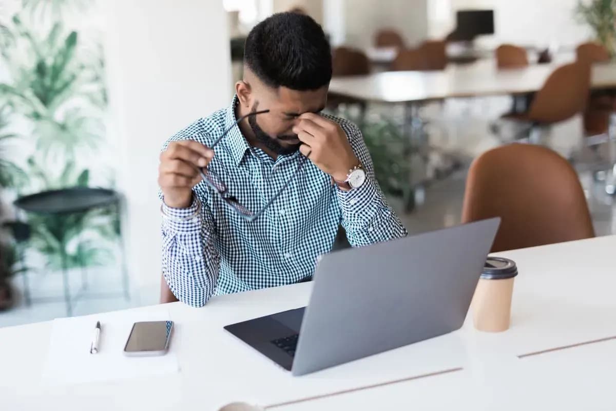 Digital Detox am Arbeitsplatz steigert deine Produktivität
