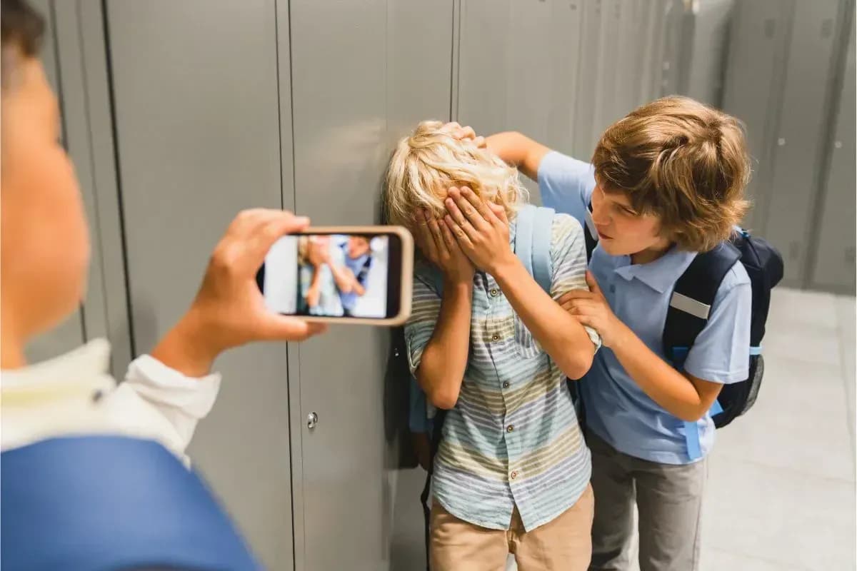 Cybermobbing bei Kindern - Wie Eltern richtig handeln können